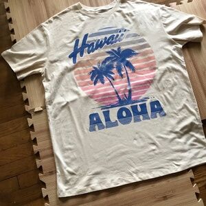 Grayson Threads beige t-shirt with Hawaii Aloha on it in size XL